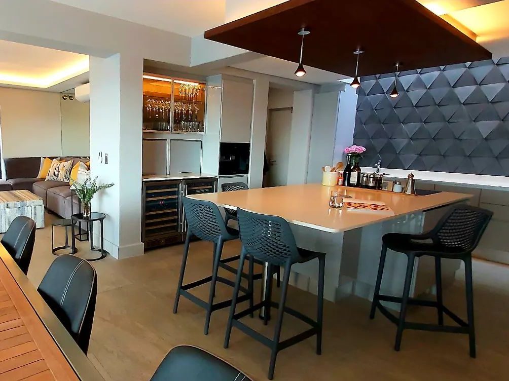 C859AE39-18CC-44F8-9408-C18B939CBA5E